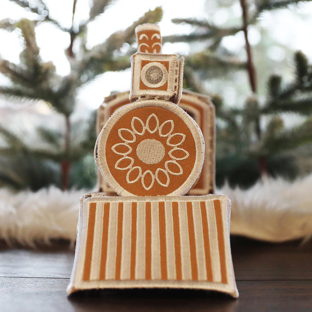 3D Christmas Gingerbread Train Engine (In-the-Hoop) - Image 4