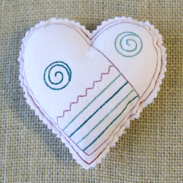 Christmas Stuffie - Heart (In-the-Hoop) - Image 2