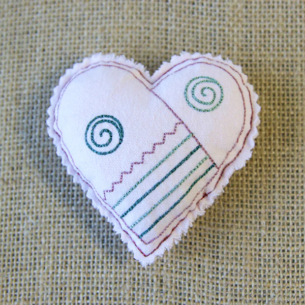 Christmas Stuffie - Heart (In-the-Hoop) - Image 4