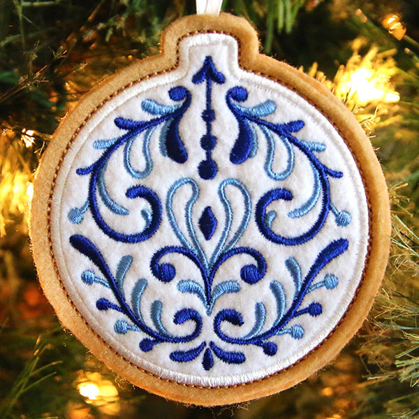 Delft Blue Christmas Cookie - Ornament (In-the-Hoop) - Image 2