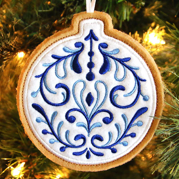 Delft Blue Christmas Cookie - Ornament (In-the-Hoop) - Image 3