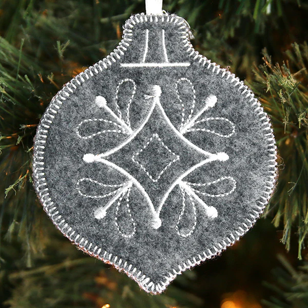 Elegant Christmas Bauble Ornament (In-the-Hoop) - Image 3