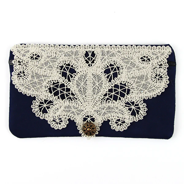 Elegant Lacy Lined Zipper Pouch (In-the-Hoop) - Image 4