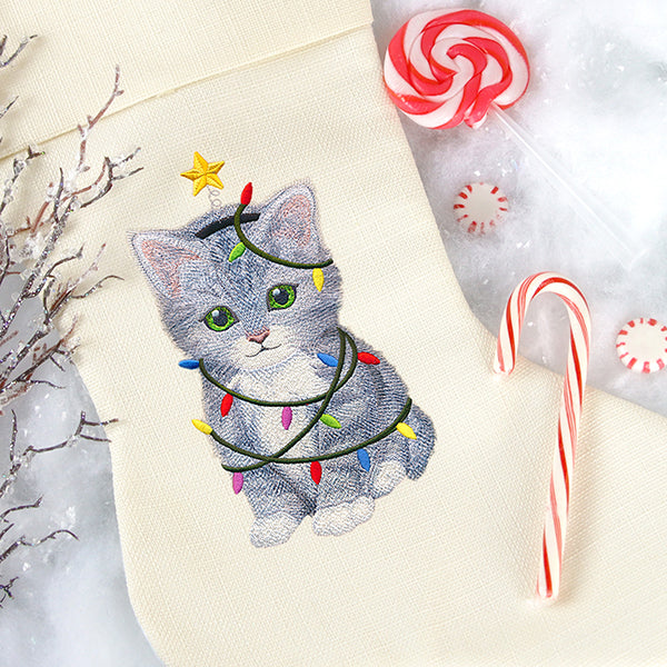 Sweet Christmas Kitten - Image 2